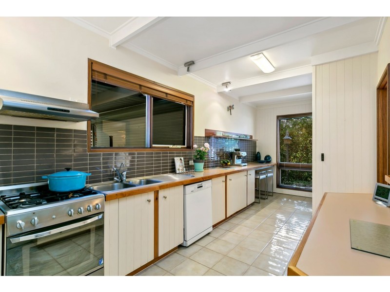 16 First Avenue, Bridgewater SA 5155