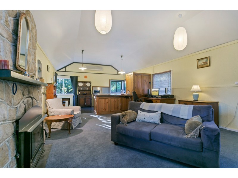 6 First Avenue, Bridgewater SA 5155