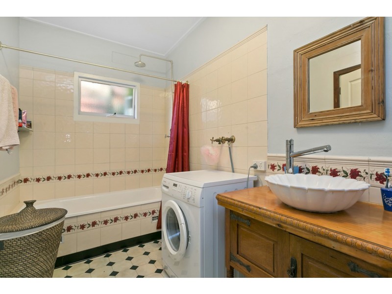 6 First Avenue, Bridgewater SA 5155