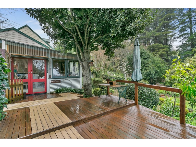 36 Avenue Road, Stirling SA 5152