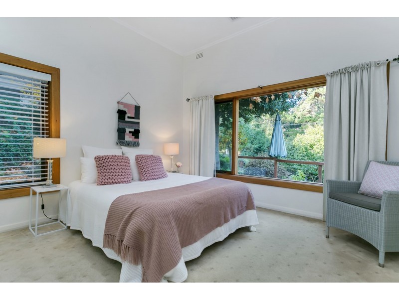 36 Avenue Road, Stirling SA 5152