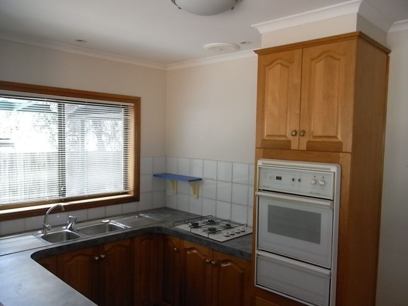 10 Cave Avenue, Bridgewater SA 5155