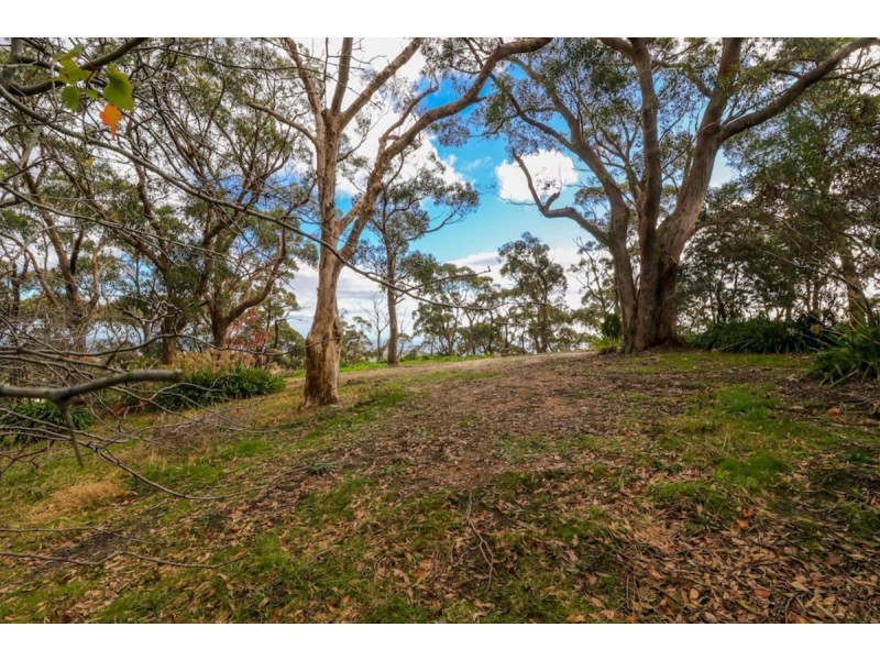 2 Summer Hill Drive, Crafers SA 5152