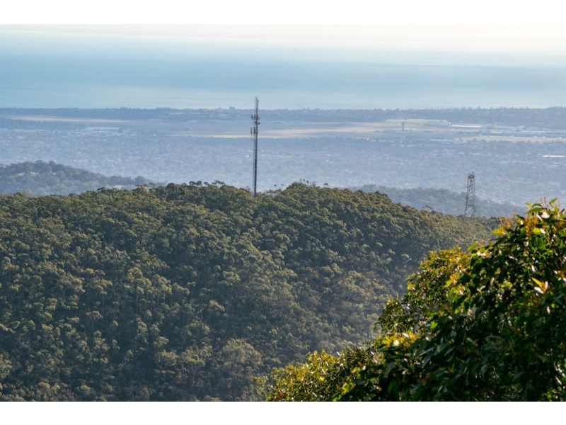 2 Summer Hill Drive, Crafers SA 5152