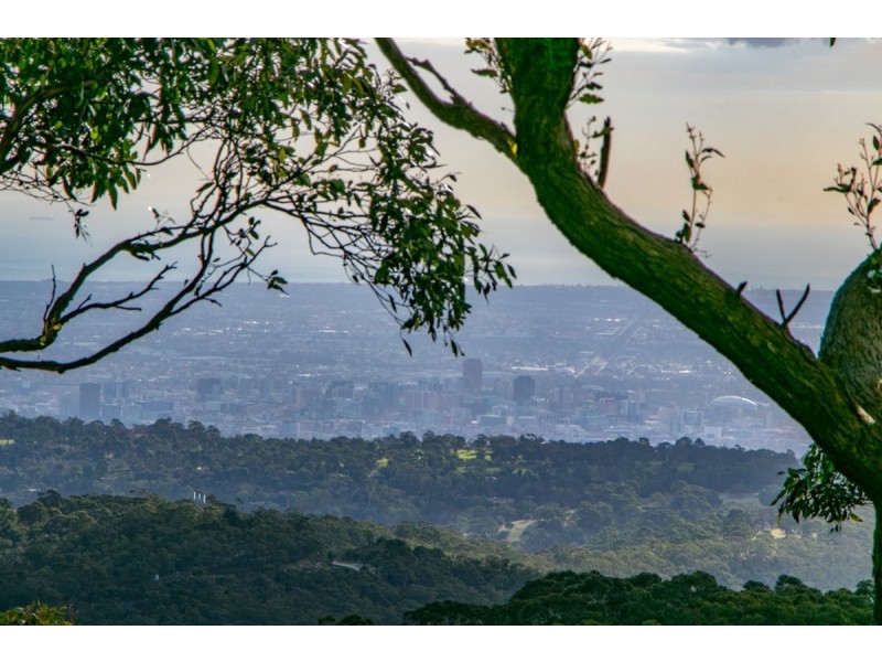 2 Summer Hill Drive, Crafers SA 5152