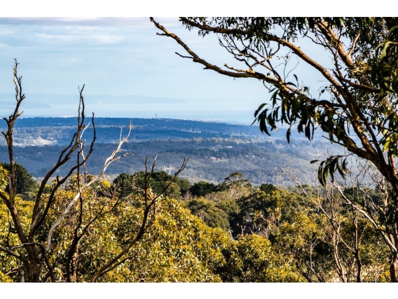 2 Summer Hill Drive, Crafers SA 5152