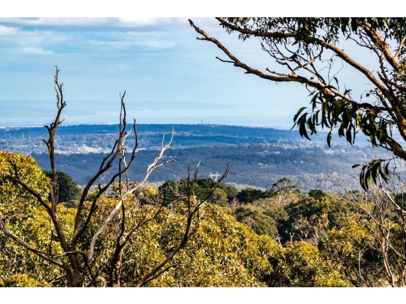 2 Summer Hill Drive, Crafers SA 5152