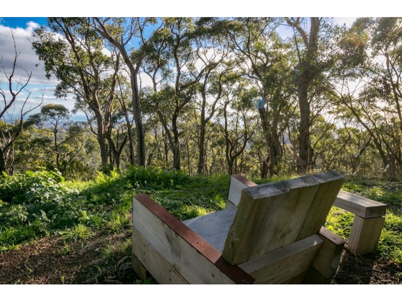 2 Summer Hill Drive, Crafers SA 5152