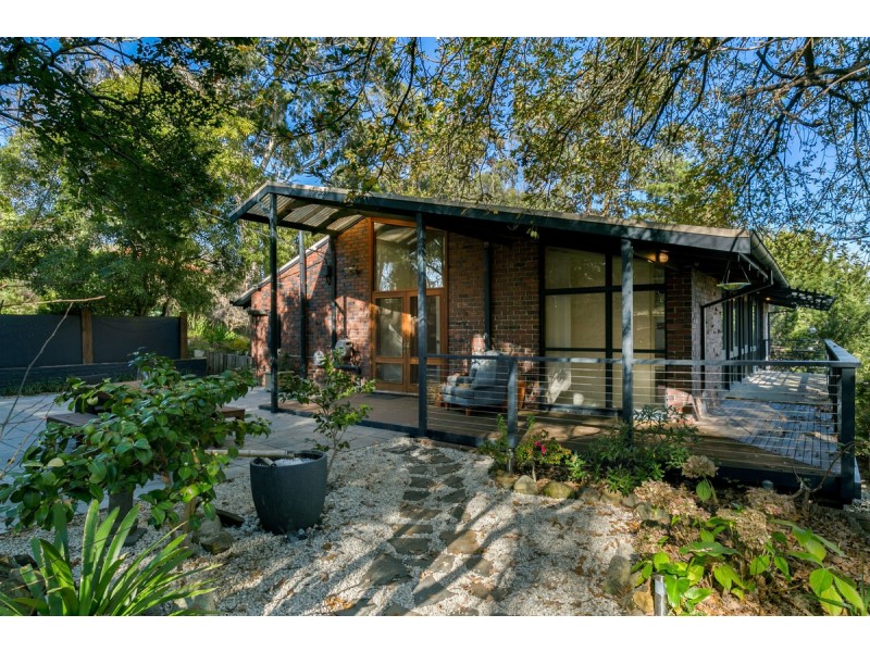 2 Albert Avenue, Crafers West SA 5152