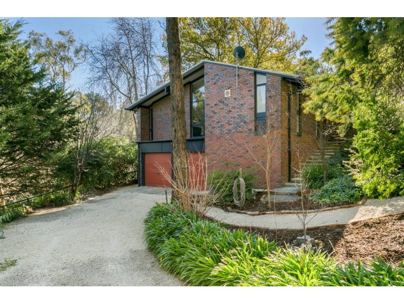 2 Albert Avenue, Crafers West SA 5152