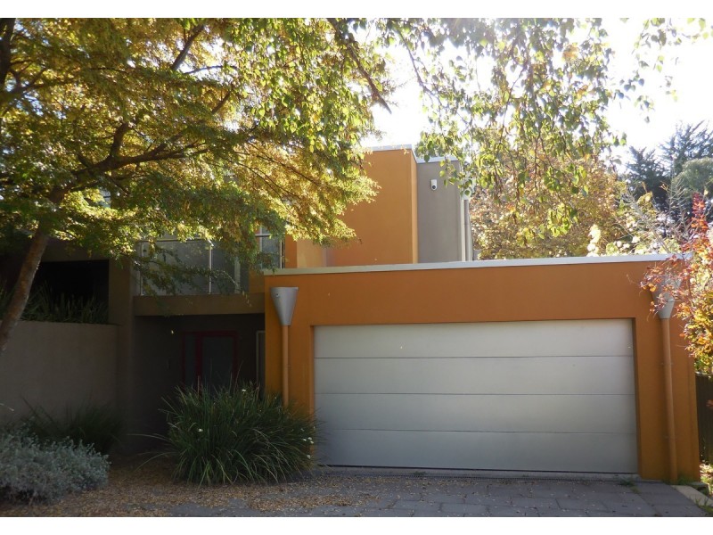 16 Johnston Street, Stirling SA 5152