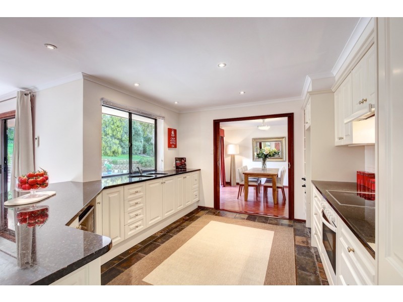 16 Sandercock Road, Crafers SA 5152