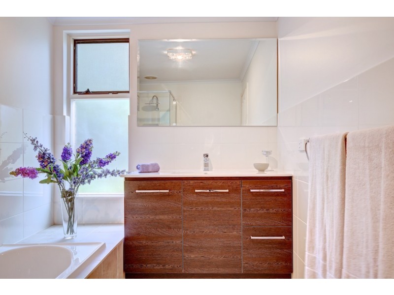 16 Sandercock Road, Crafers SA 5152