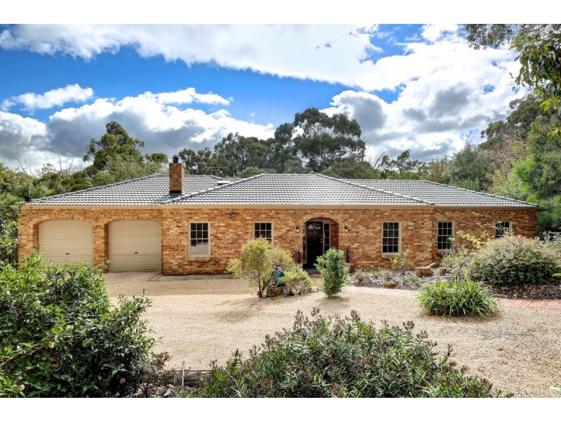 70 Emmett Road, Crafers West SA 5152