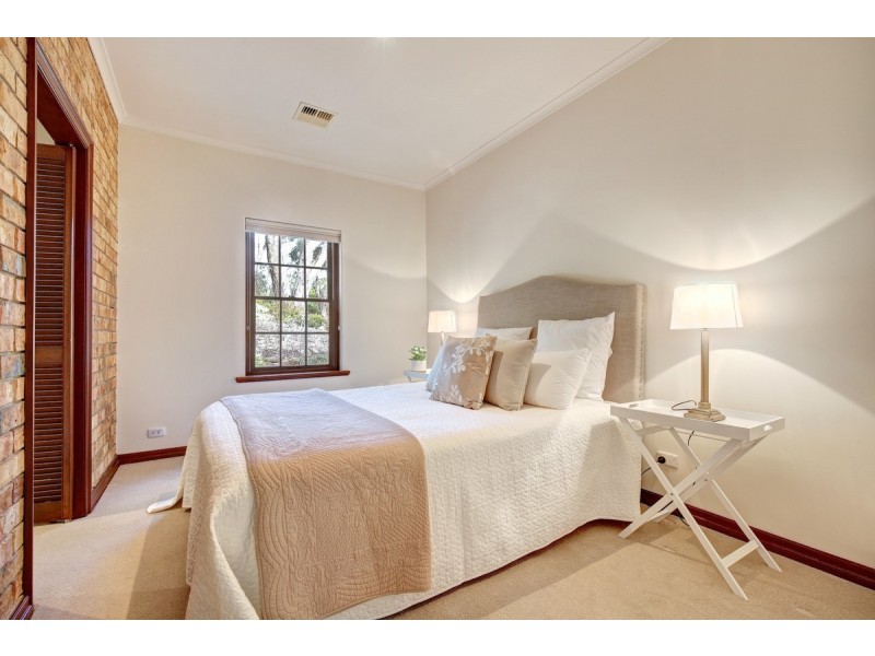 70 Emmett Road, Crafers West SA 5152