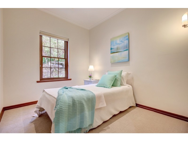 70 Emmett Road, Crafers West SA 5152