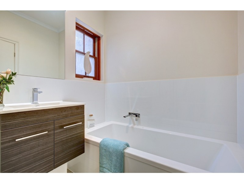 70 Emmett Road, Crafers West SA 5152