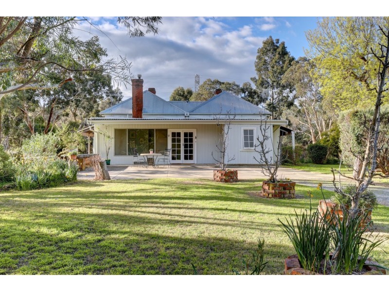 16 Cockatoo Lane, Chandlers Hill SA 5159