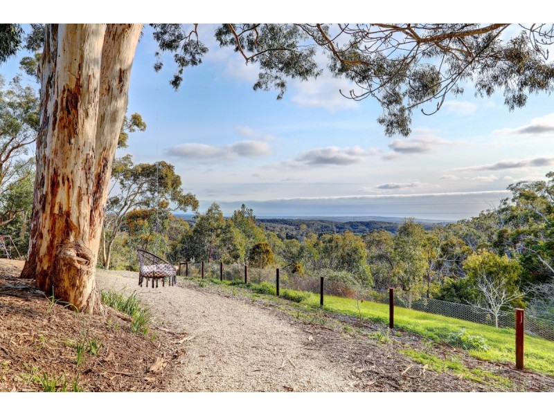 15 Emmett Road, Crafers West SA 5152