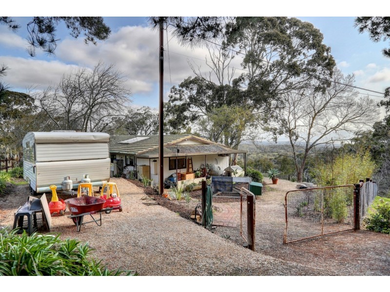 15 Emmett Road, Crafers West SA 5152