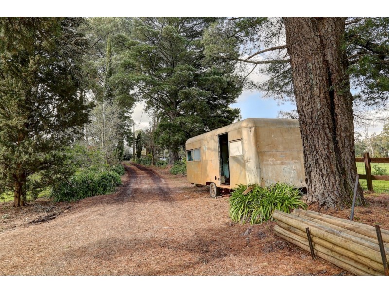 15 Emmett Road, Crafers West SA 5152