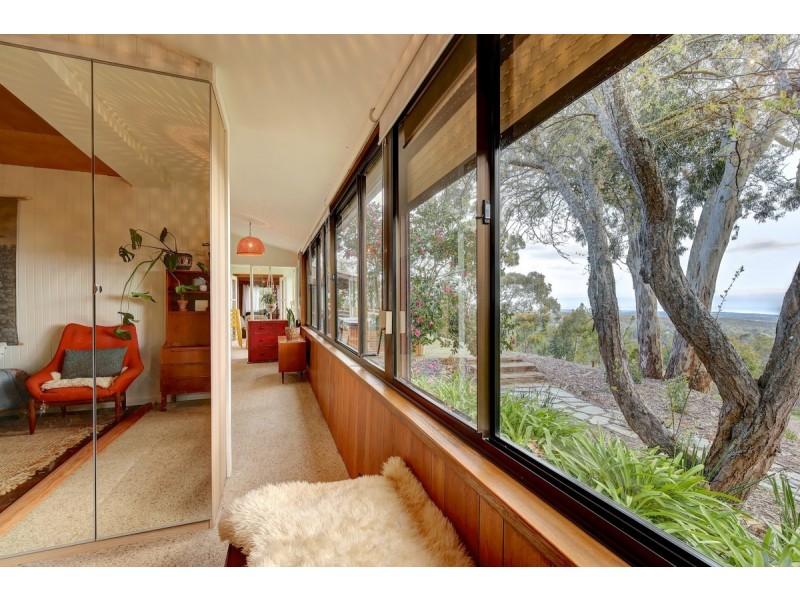 15 Emmett Road, Crafers West SA 5152