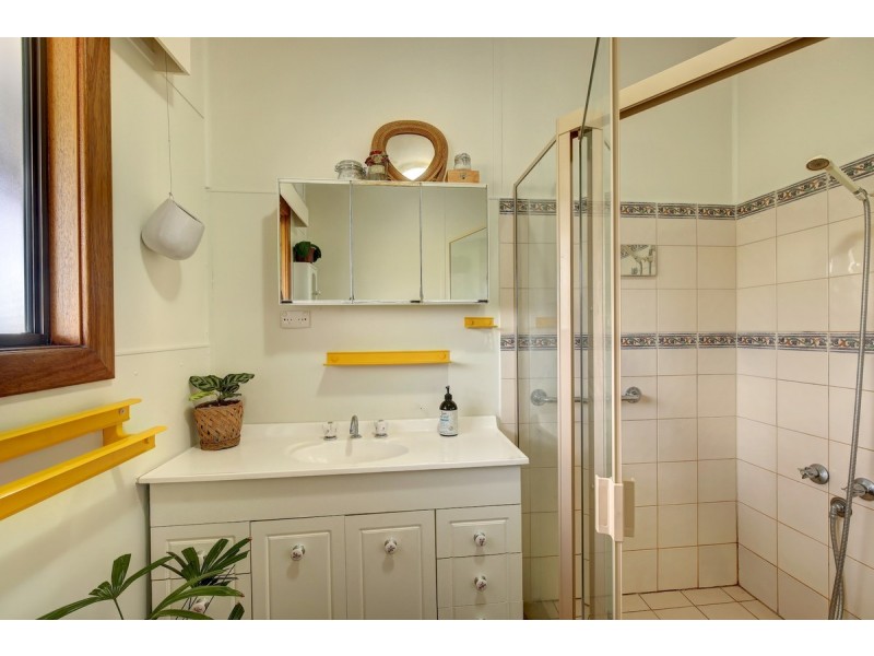 15 Emmett Road, Crafers West SA 5152