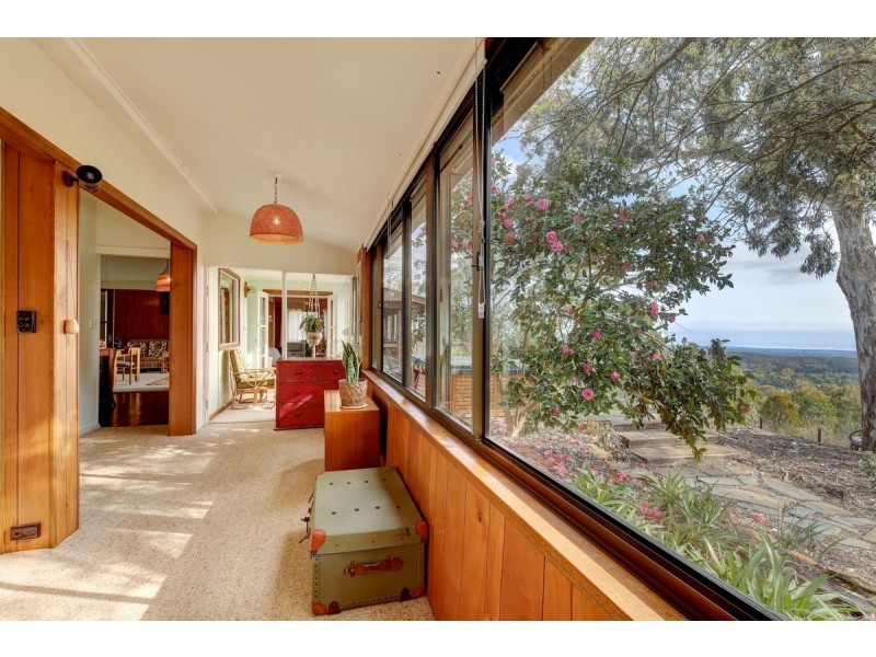 15 Emmett Road, Crafers West SA 5152