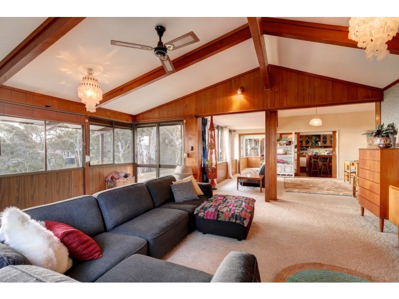 15 Emmett Road, Crafers West SA 5152
