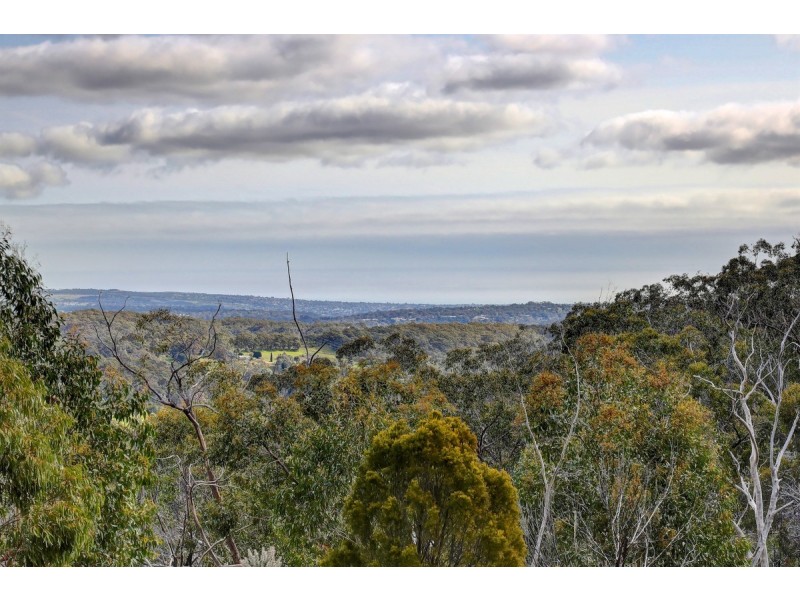 15 Emmett Road, Crafers West SA 5152