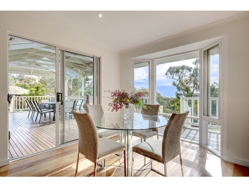 64 Emmett Road, Crafers West SA 5152