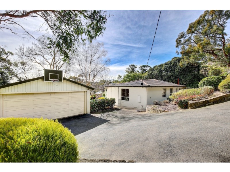 64 Emmett Road, Crafers West SA 5152