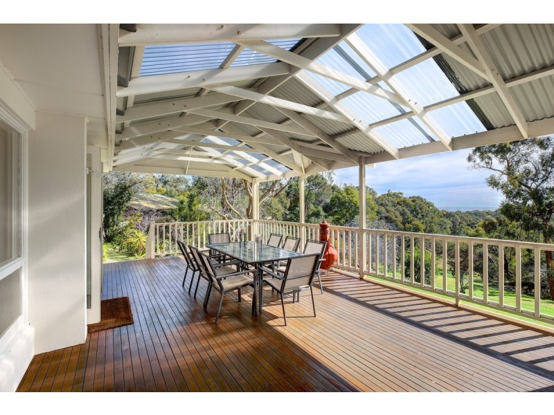 64 Emmett Road, Crafers West SA 5152