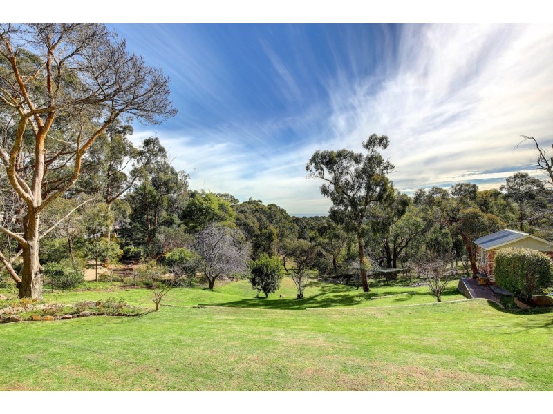 64 Emmett Road, Crafers West SA 5152