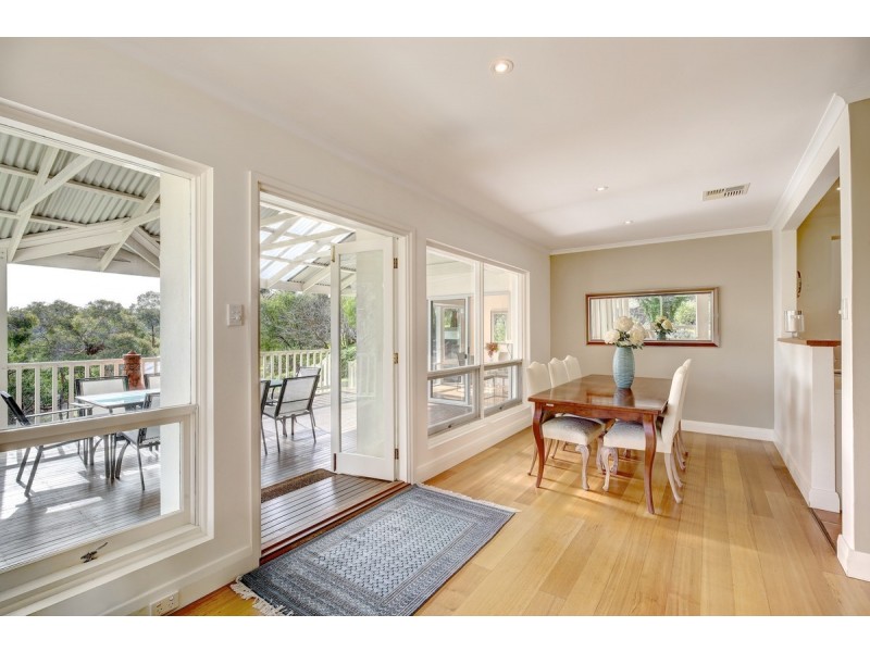 64 Emmett Road, Crafers West SA 5152