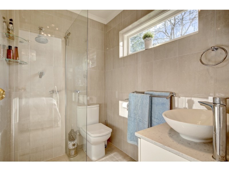 64 Emmett Road, Crafers West SA 5152