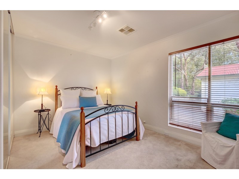 64 Emmett Road, Crafers West SA 5152