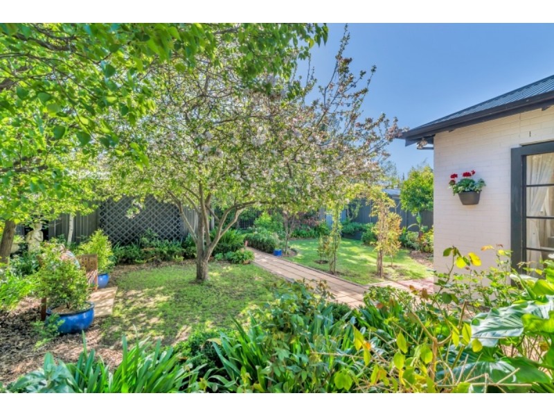 9 Corinda Avenue, Kensington Park SA 5068