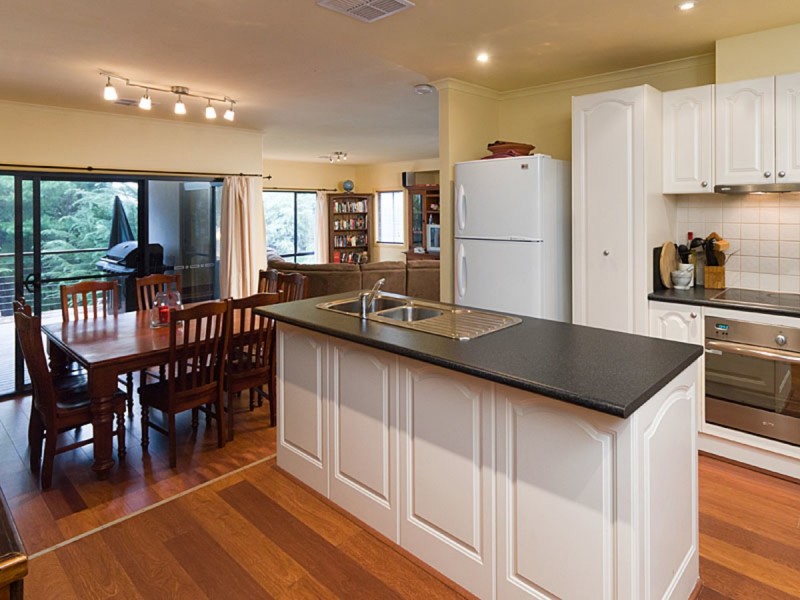 12 Hill View Road, Bridgewater SA 5155