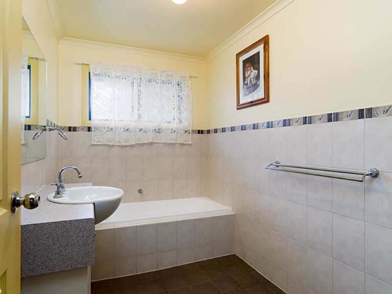 12 Hill View Road, Bridgewater SA 5155