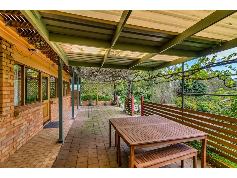 8 Driffield Road, Bridgewater SA 5155