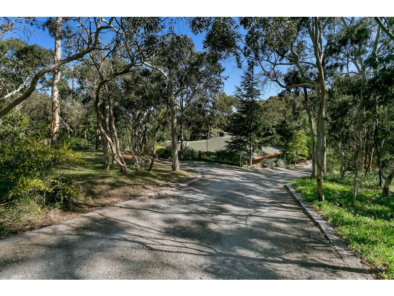 82 Emmett Road, Crafers West SA 5152