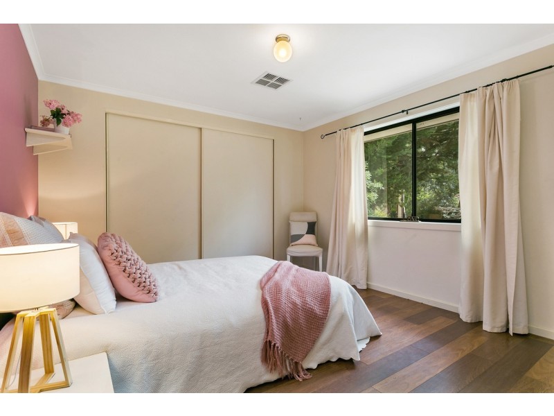 12 Hill View Road, Bridgewater SA 5155