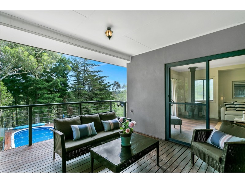 12 Hill View Road, Bridgewater SA 5155