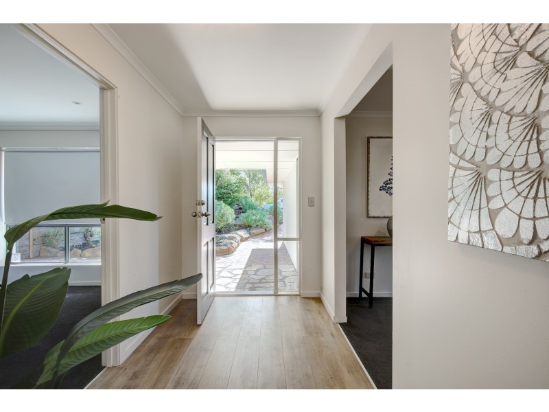 6 Crowsnest Court, Coromandel Valley SA 5051