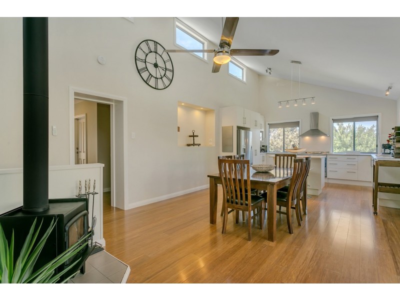 10 Thomas Grove, Bridgewater SA 5155