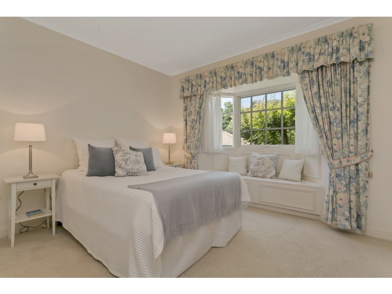 2 Penshurst Place, Stirling SA 5152