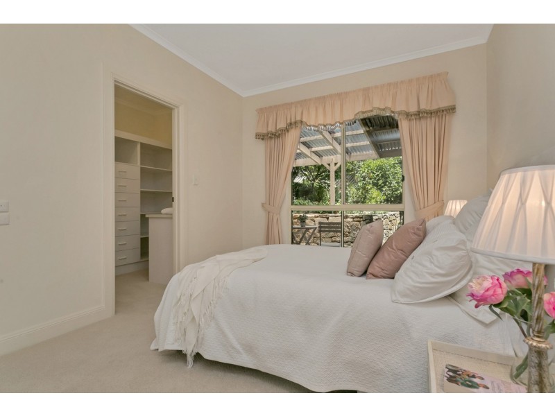 2 Penshurst Place, Stirling SA 5152