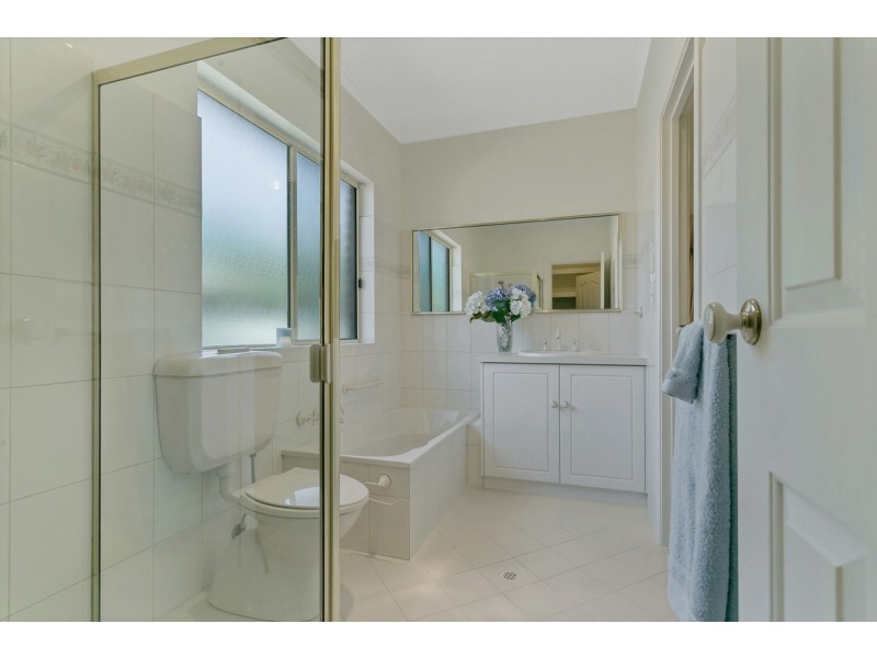 2 Penshurst Place, Stirling SA 5152