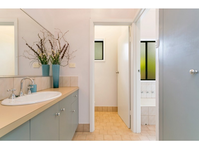 8 Elmstead Drive, Upper Sturt SA 5156